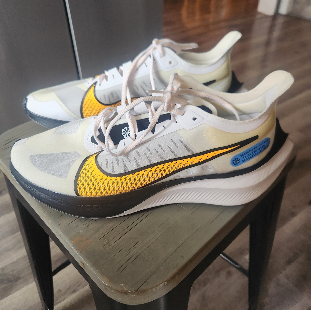 NWOT Nike Zoom Gravity Men's Running Shoes - White and Black - Picture 7 of 16